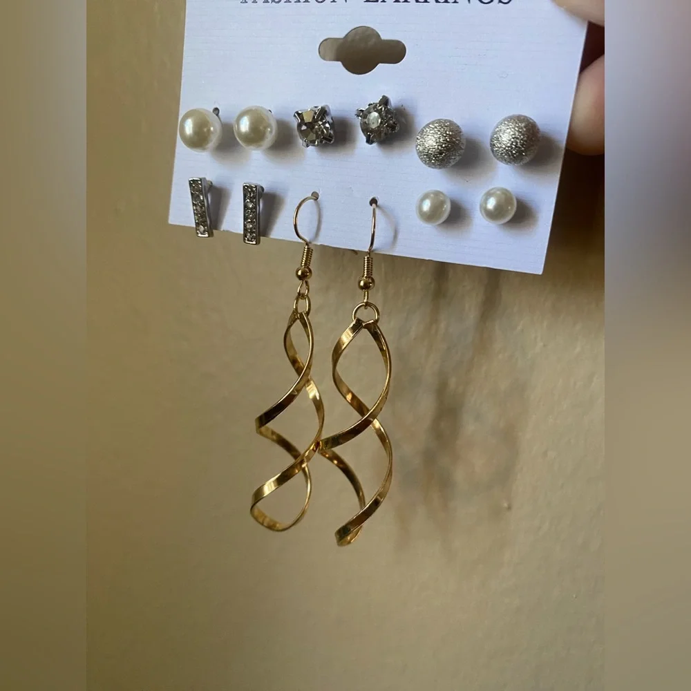 NEW fashion earrings set